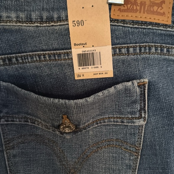 Levi’s fuller waist bootcut 18W NWT - Picture 3 of 10